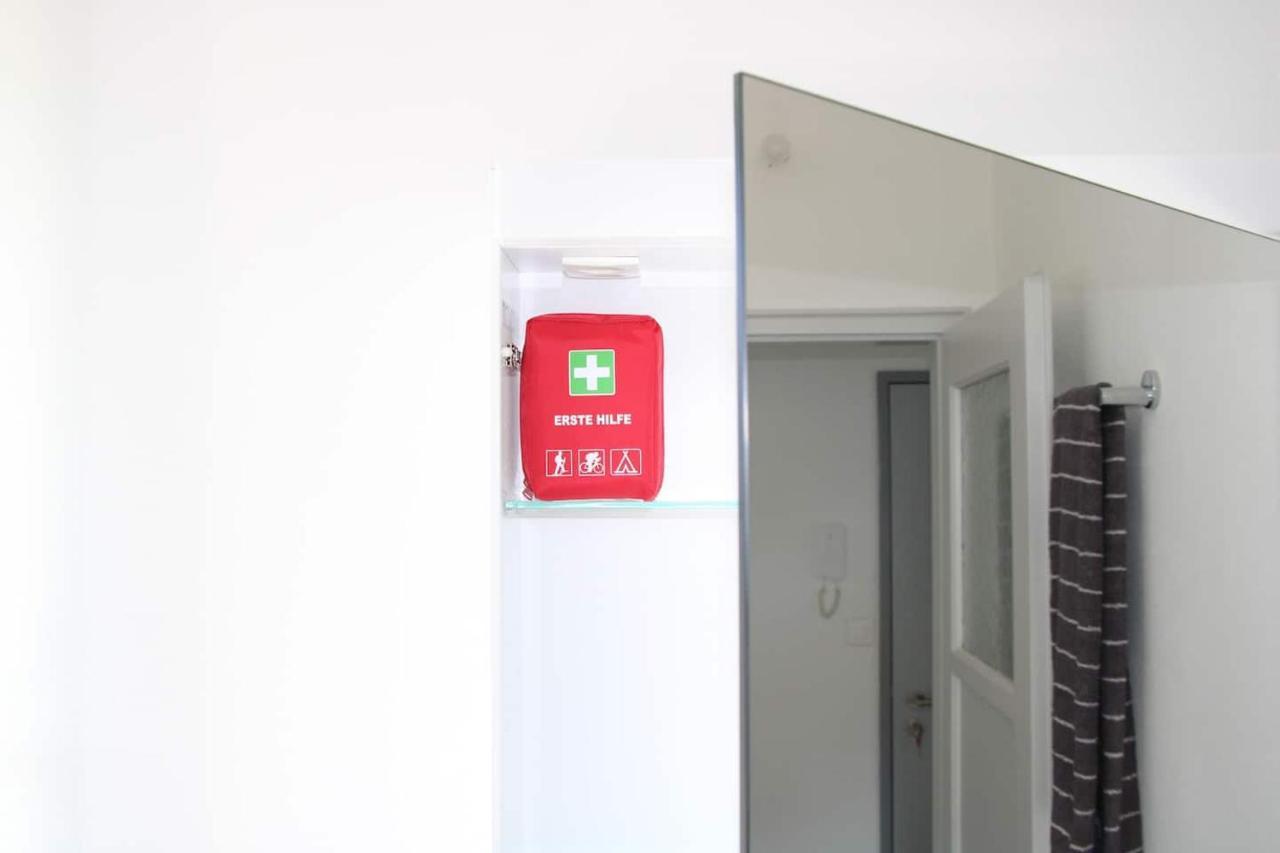 New & Modern Apartment With Beautiful Lake View! ルガーノ エクステリア 写真